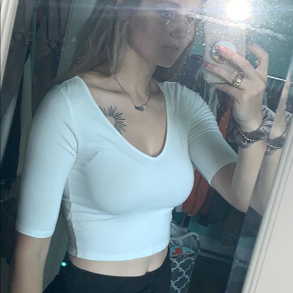 white crop top - Picture 3 of 3